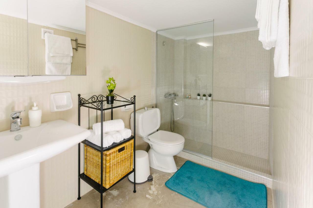 Bright 2 Bedrooms Apt. In The Heart Of Athens W Stunning Views To Acropolis Atenas Exterior foto