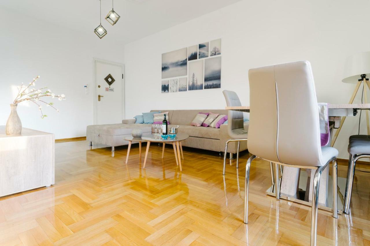 Bright 2 Bedrooms Apt. In The Heart Of Athens W Stunning Views To Acropolis Atenas Exterior foto