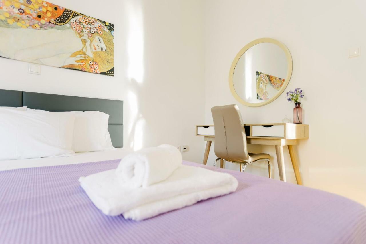 Bright 2 Bedrooms Apt. In The Heart Of Athens W Stunning Views To Acropolis Atenas Exterior foto